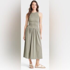 Universal Thread NWT Olive Midi Smocked Dress